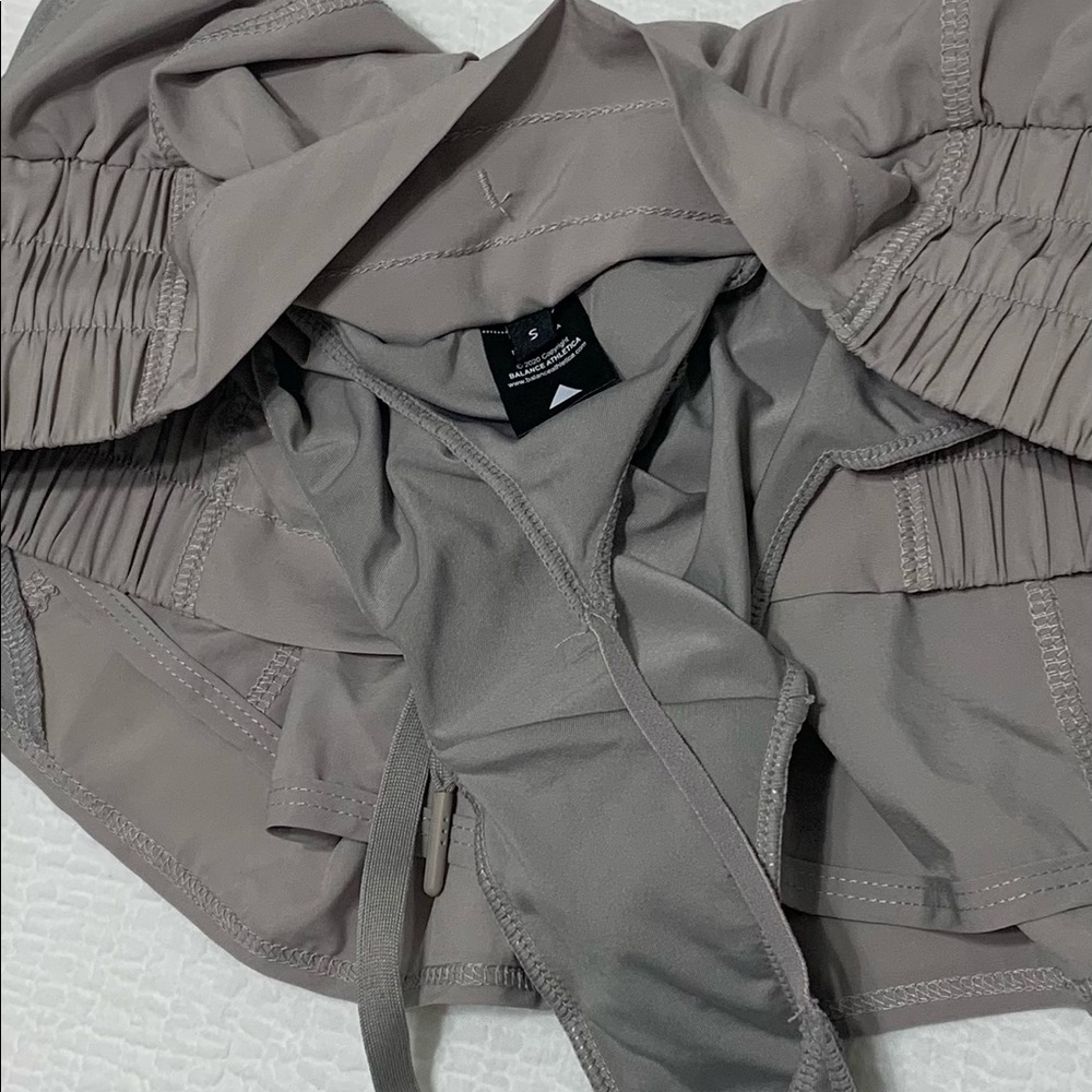 Balance Athletica Breeze Short - Picture 3 of 5